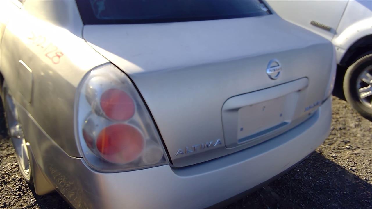 https://f005.backblazeb2.com/file/img-partshotlines-com/Inventory/SW52/Vehicle/18769_12.jpg