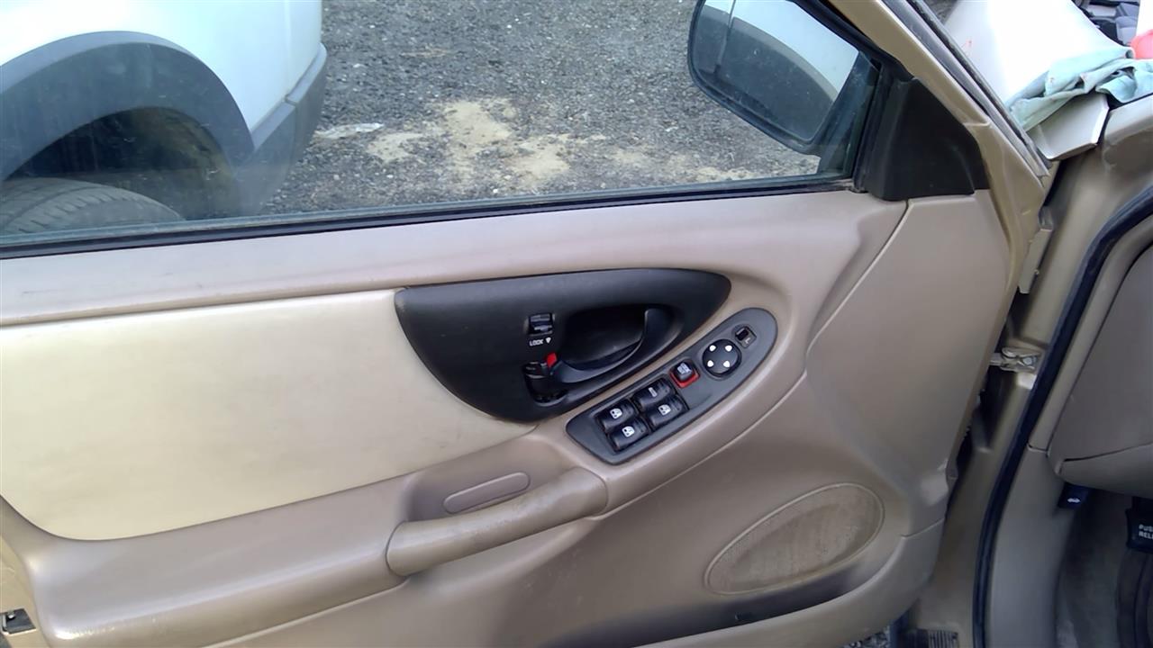https://f005.backblazeb2.com/file/img-partshotlines-com/Inventory/SW52/Vehicle/18773_02.jpg