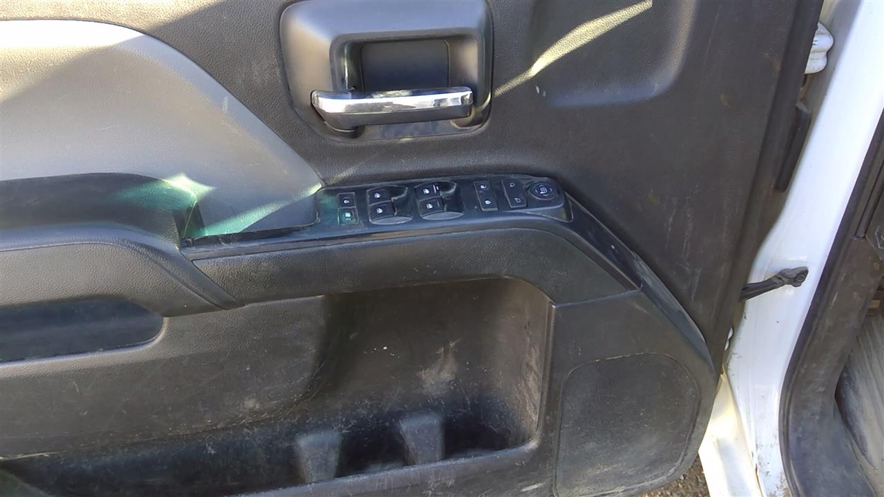 https://f005.backblazeb2.com/file/img-partshotlines-com/Inventory/SW52/Vehicle/18861_02.jpg