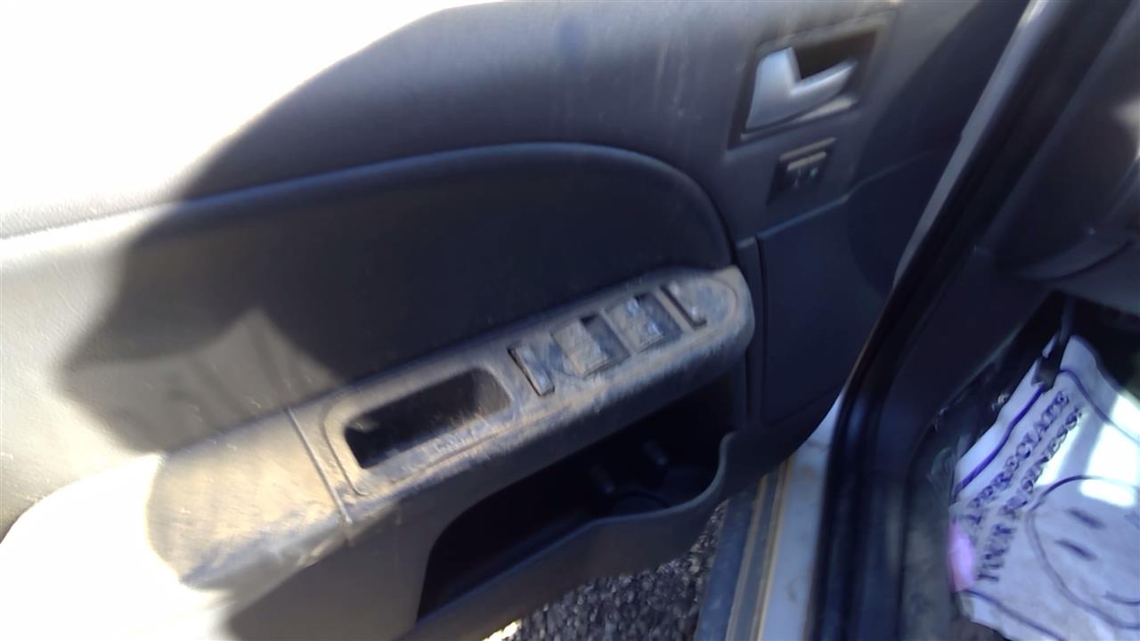 https://f005.backblazeb2.com/file/img-partshotlines-com/Inventory/SW52/Vehicle/18905_02.jpg