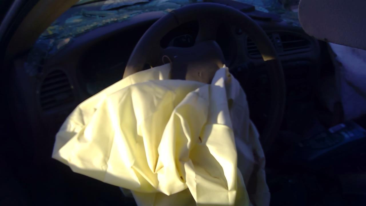 https://f005.backblazeb2.com/file/img-partshotlines-com/Inventory/SW52/Vehicle/18909_02.jpg
