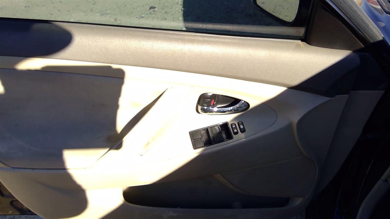 https://f005.backblazeb2.com/file/img-partshotlines-com/Inventory/SW52/Vehicle/18920_02.jpg