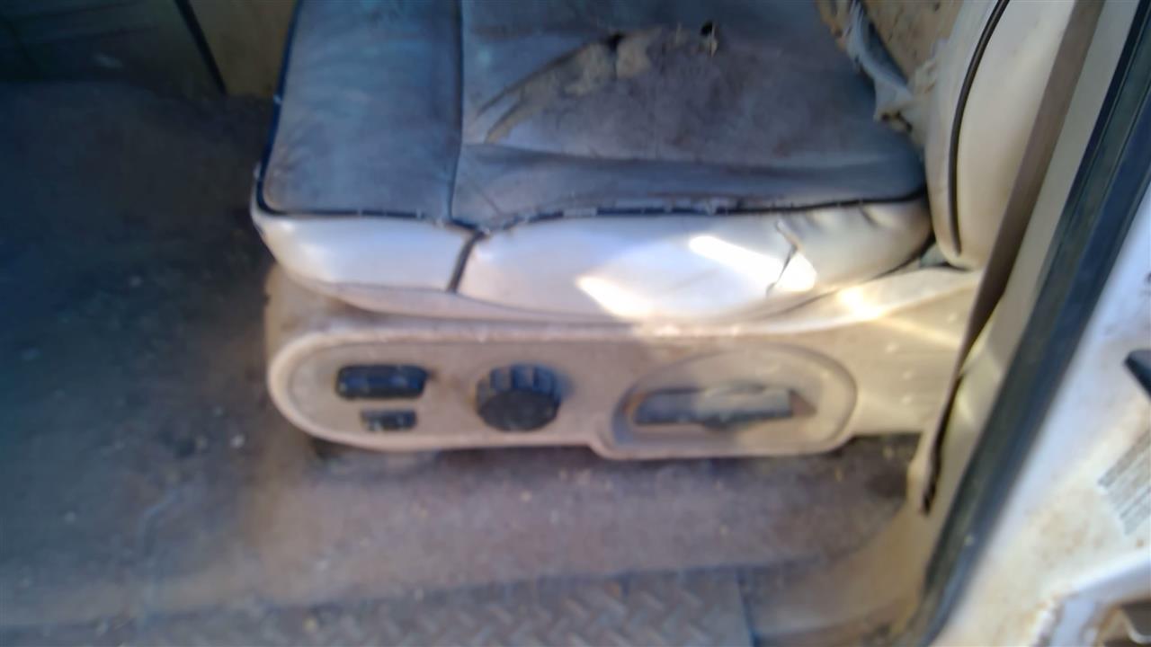 https://f005.backblazeb2.com/file/img-partshotlines-com/Inventory/SW52/Vehicle/18924_03.jpg