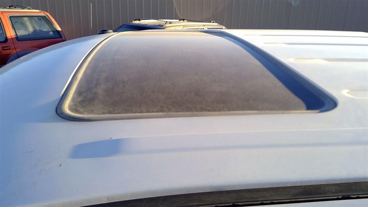 https://f005.backblazeb2.com/file/img-partshotlines-com/Inventory/SW52/Vehicle/18924_04.jpg