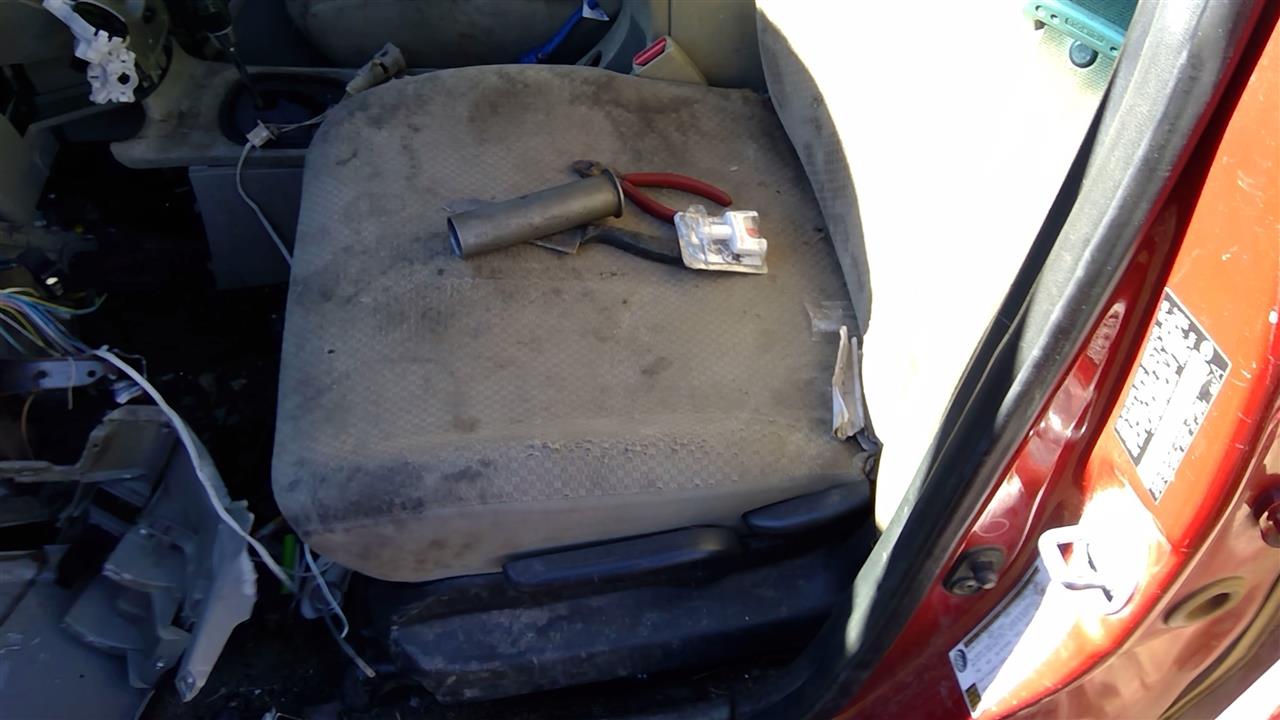 https://f005.backblazeb2.com/file/img-partshotlines-com/Inventory/SW52/Vehicle/18930_05.jpg