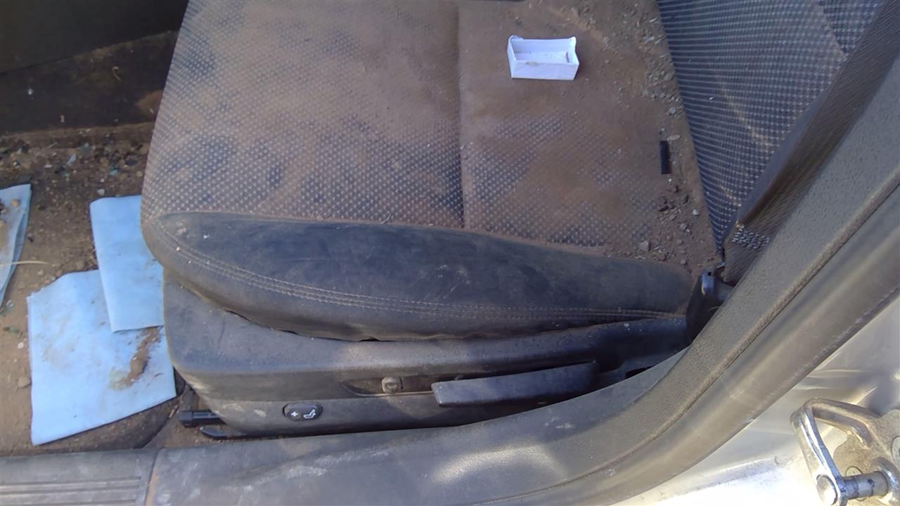 https://f005.backblazeb2.com/file/img-partshotlines-com/Inventory/SW52/Vehicle/18931_03.jpg