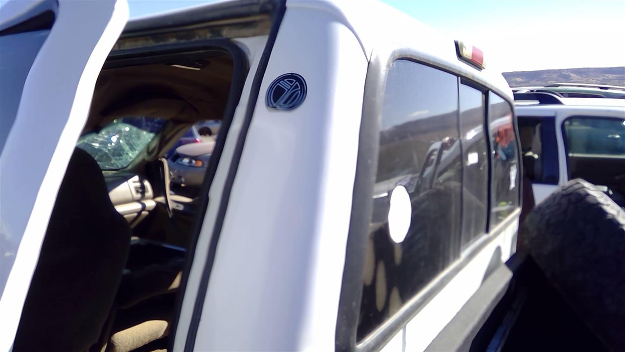 https://f005.backblazeb2.com/file/img-partshotlines-com/Inventory/SW52/Vehicle/18939_13.jpg