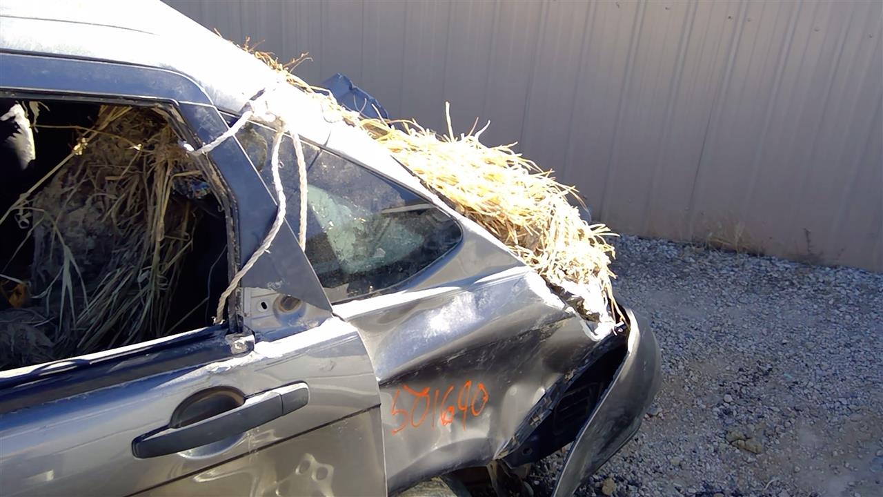 https://f005.backblazeb2.com/file/img-partshotlines-com/Inventory/SW52/Vehicle/18948_12.jpg