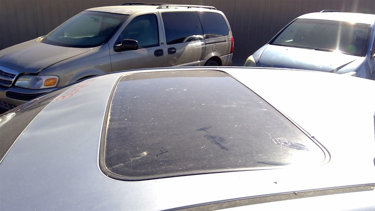 https://f005.backblazeb2.com/file/img-partshotlines-com/Inventory/SW52/Vehicle/18951_04.jpg