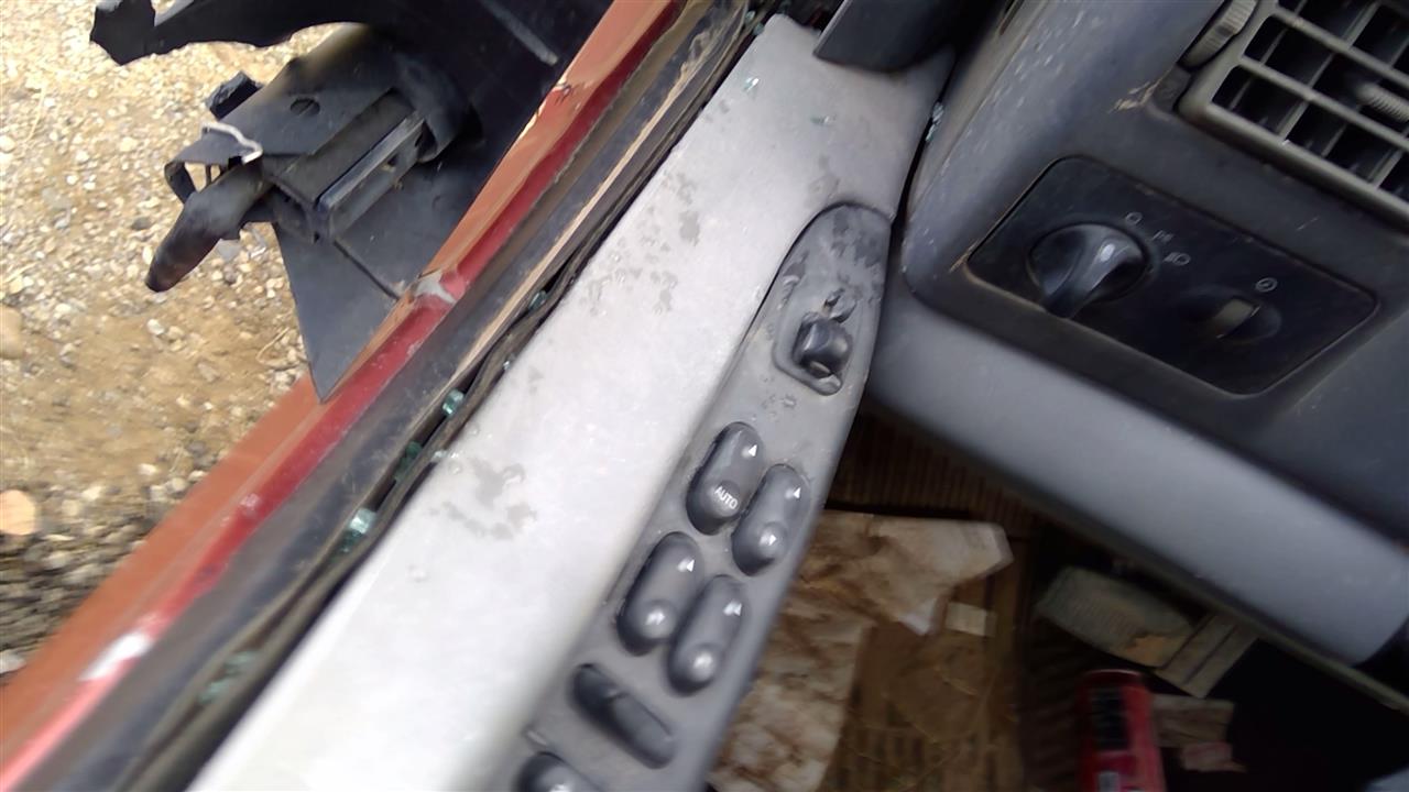 https://f005.backblazeb2.com/file/img-partshotlines-com/Inventory/SW52/Vehicle/18970_02.jpg