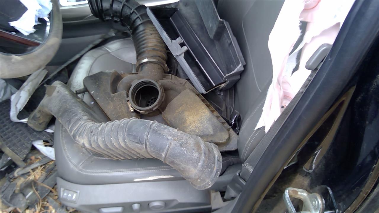 https://f005.backblazeb2.com/file/img-partshotlines-com/Inventory/SW52/Vehicle/18992_04.jpg