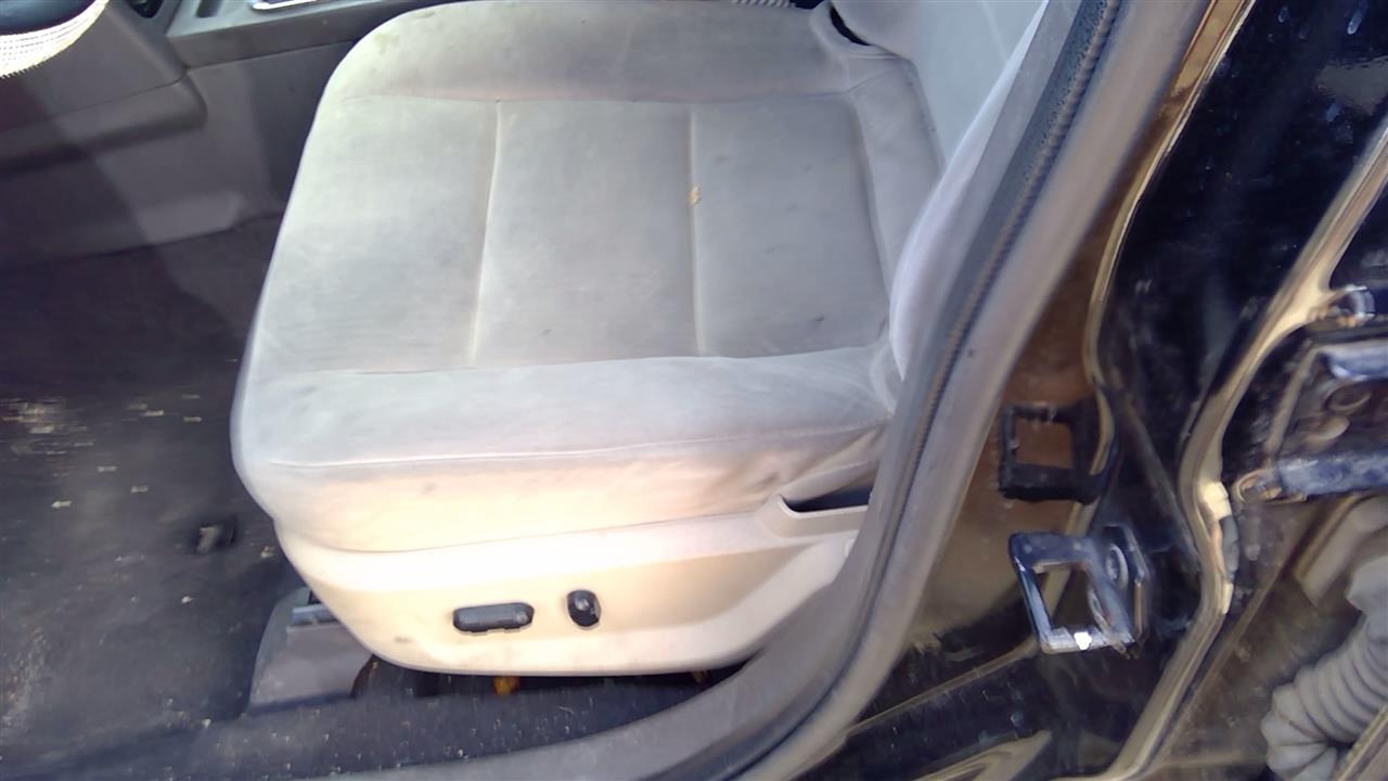 https://f005.backblazeb2.com/file/img-partshotlines-com/Inventory/SW52/Vehicle/19117_03.jpg