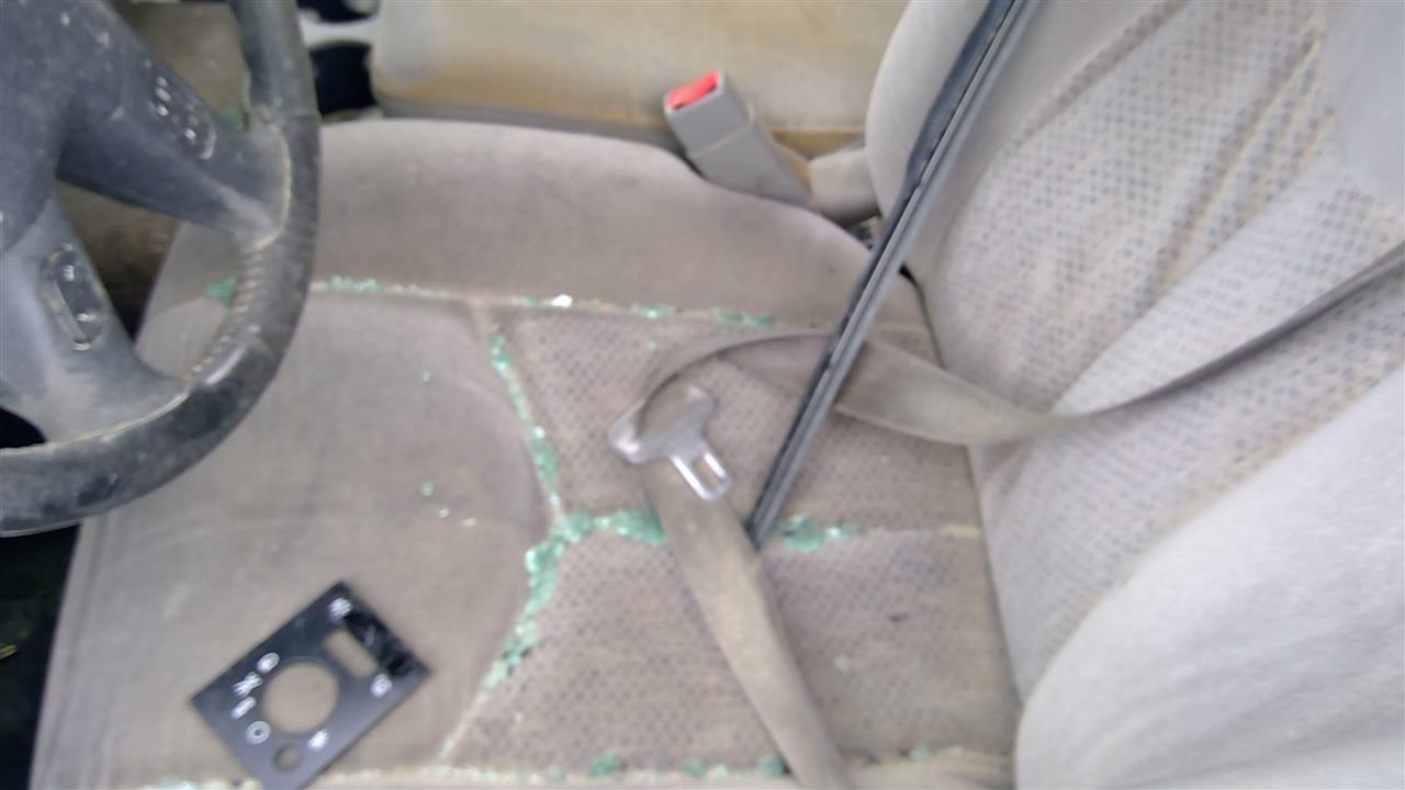 https://f005.backblazeb2.com/file/img-partshotlines-com/Inventory/SW52/Vehicle/19166_03.jpg