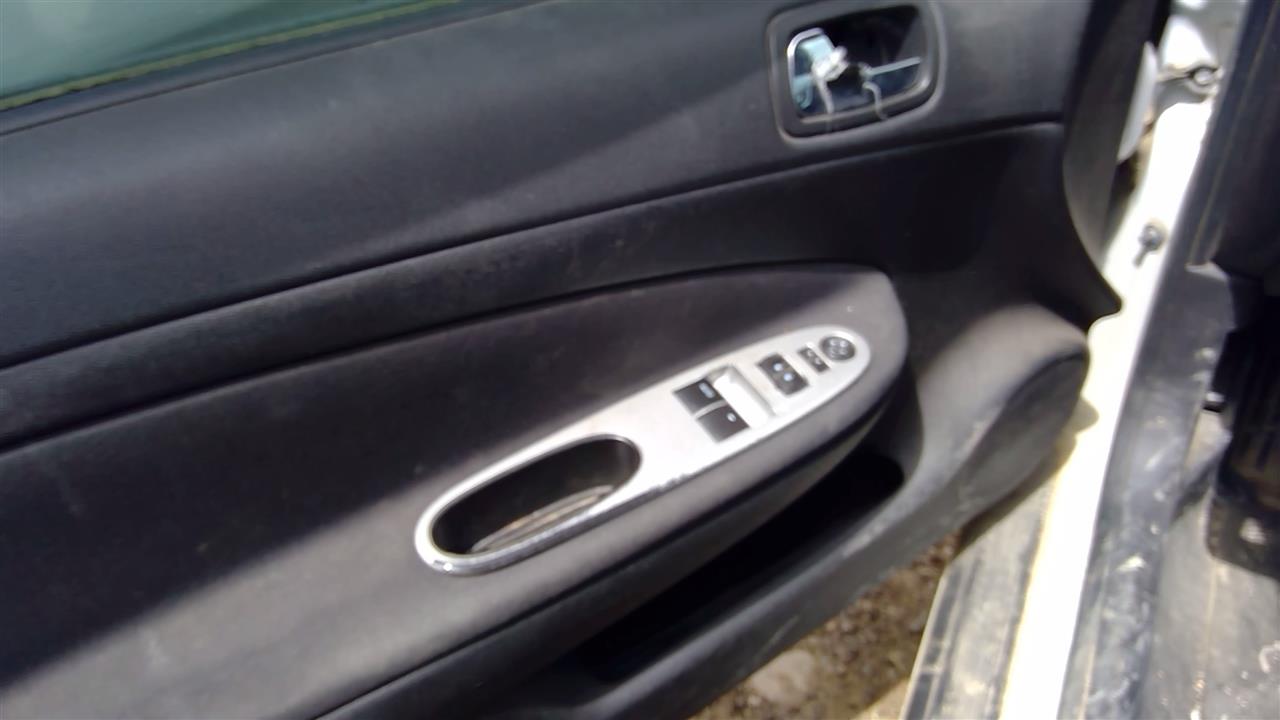 https://f005.backblazeb2.com/file/img-partshotlines-com/Inventory/SW52/Vehicle/19271_02.jpg