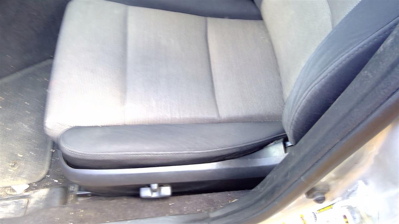 https://f005.backblazeb2.com/file/img-partshotlines-com/Inventory/SW52/Vehicle/19275_03.jpg