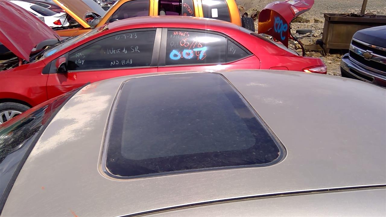 https://f005.backblazeb2.com/file/img-partshotlines-com/Inventory/SW52/Vehicle/19284_04.jpg