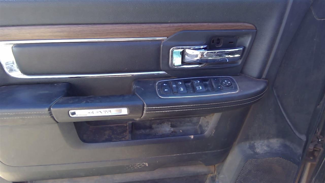 https://f005.backblazeb2.com/file/img-partshotlines-com/Inventory/SW52/Vehicle/19288_02.jpg