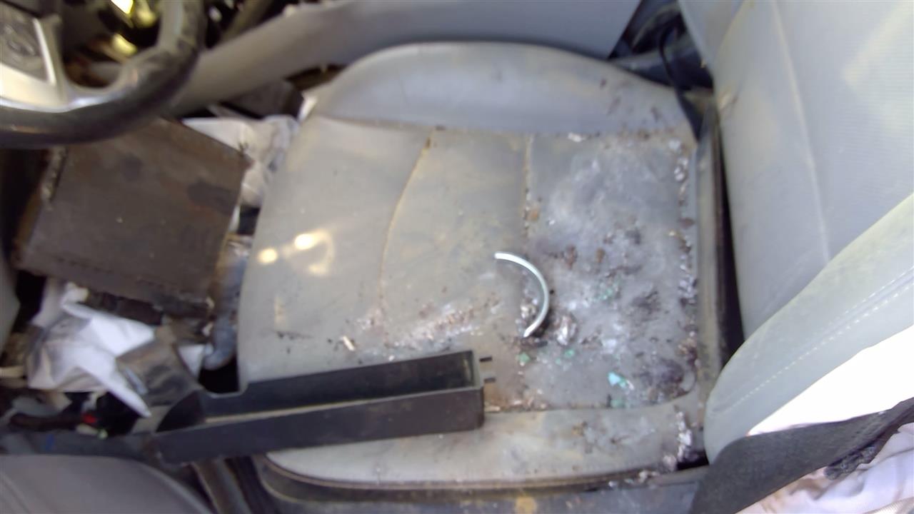 https://f005.backblazeb2.com/file/img-partshotlines-com/Inventory/SW52/Vehicle/19298_02.jpg