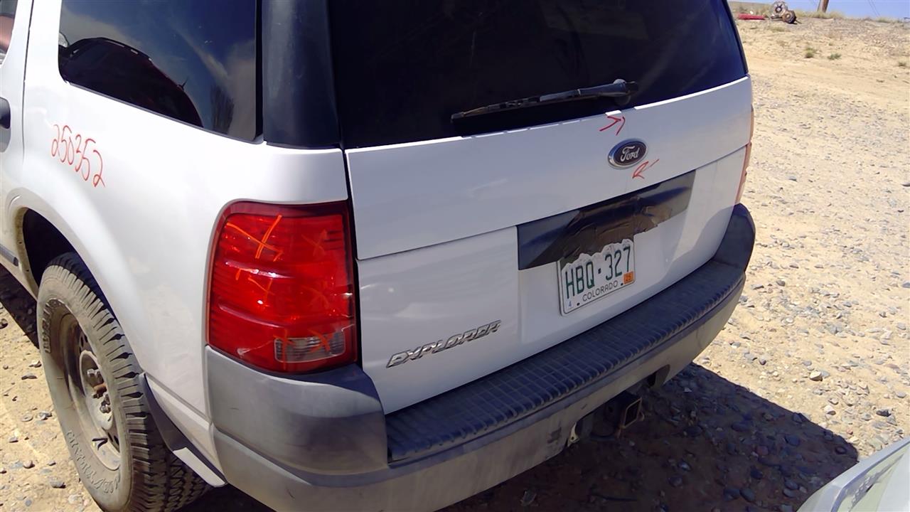 https://f005.backblazeb2.com/file/img-partshotlines-com/Inventory/SW52/Vehicle/19326_13.jpg