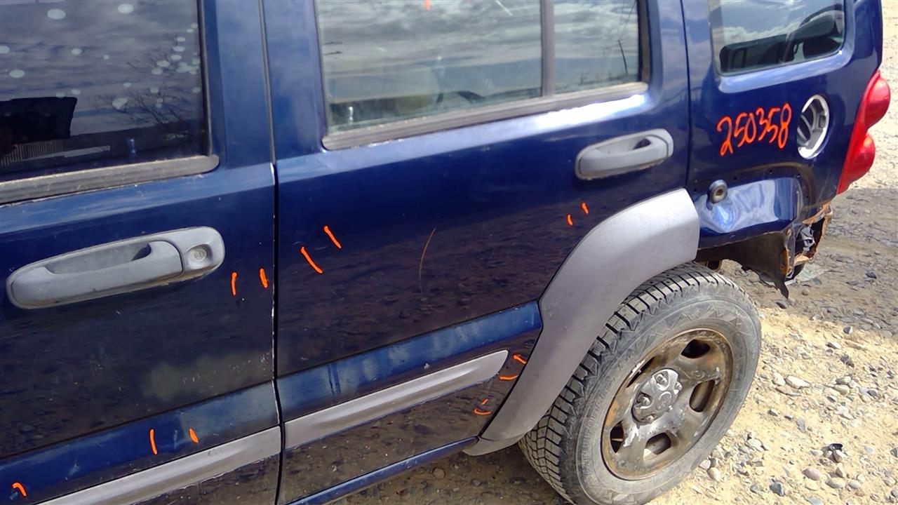 https://f005.backblazeb2.com/file/img-partshotlines-com/Inventory/SW52/Vehicle/19332_12.jpg