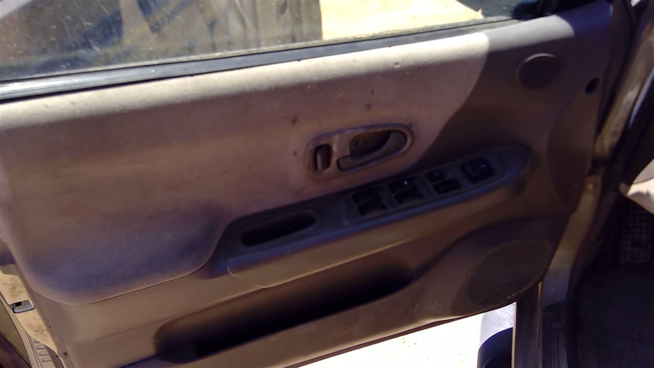 https://f005.backblazeb2.com/file/img-partshotlines-com/Inventory/SW52/Vehicle/19356_02.jpg