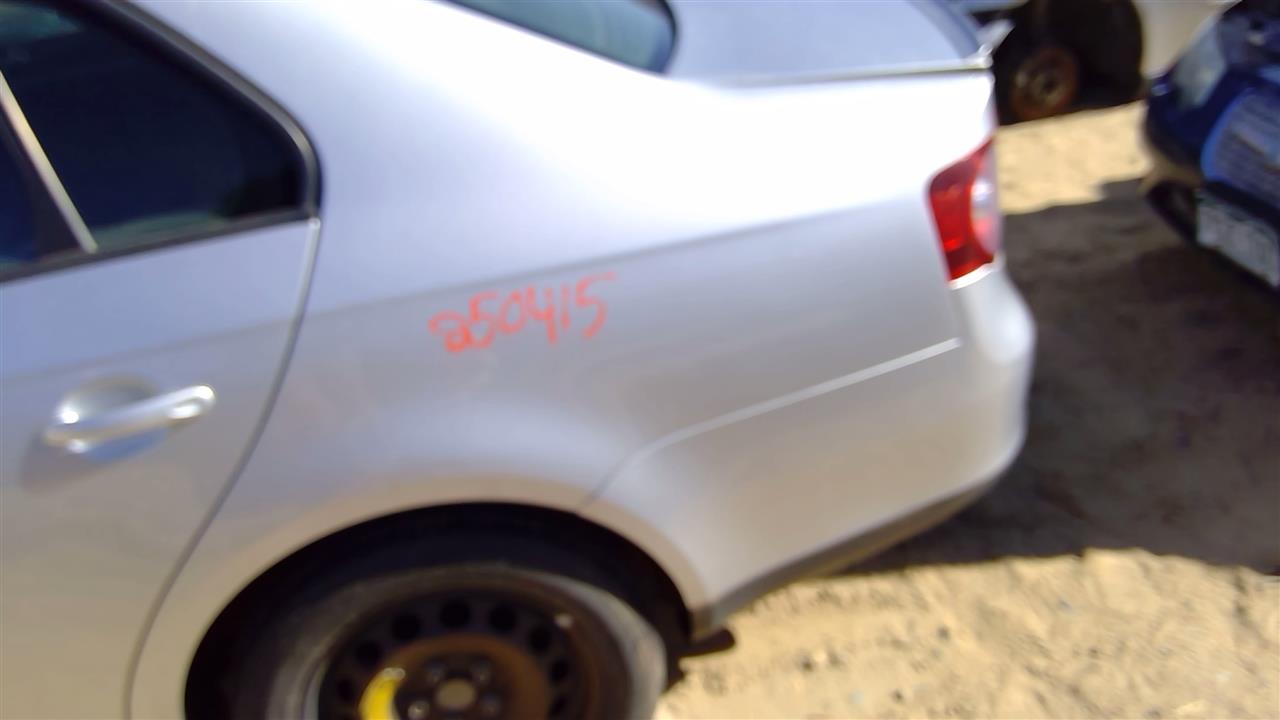 https://f005.backblazeb2.com/file/img-partshotlines-com/Inventory/SW52/Vehicle/19390_12.jpg