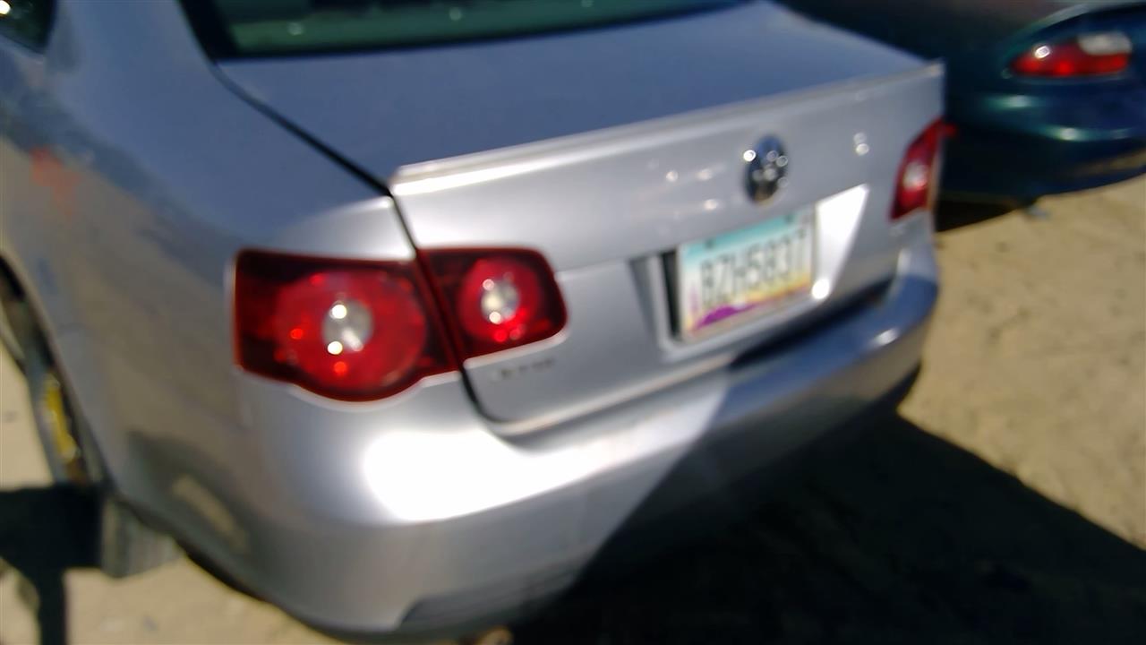 https://f005.backblazeb2.com/file/img-partshotlines-com/Inventory/SW52/Vehicle/19390_13.jpg