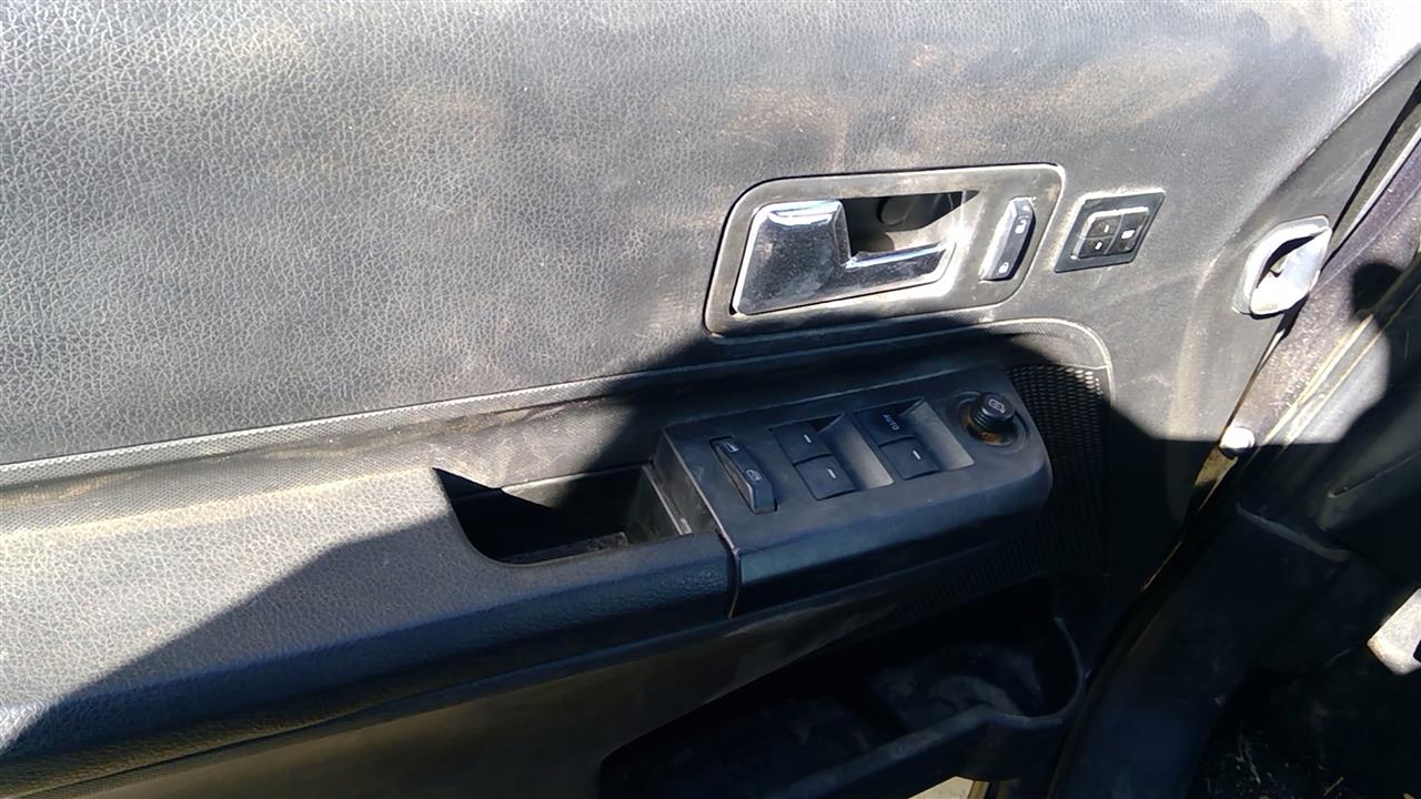 https://f005.backblazeb2.com/file/img-partshotlines-com/Inventory/SW52/Vehicle/19435_02.jpg