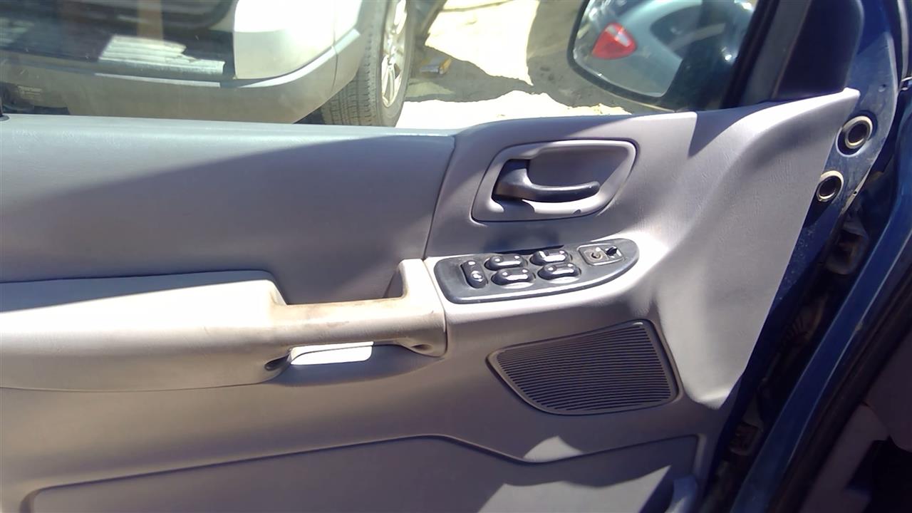 https://f005.backblazeb2.com/file/img-partshotlines-com/Inventory/SW52/Vehicle/19442_02.jpg