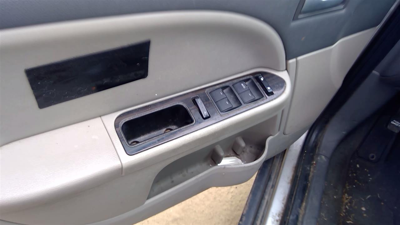 https://f005.backblazeb2.com/file/img-partshotlines-com/Inventory/SW52/Vehicle/19451_02.jpg