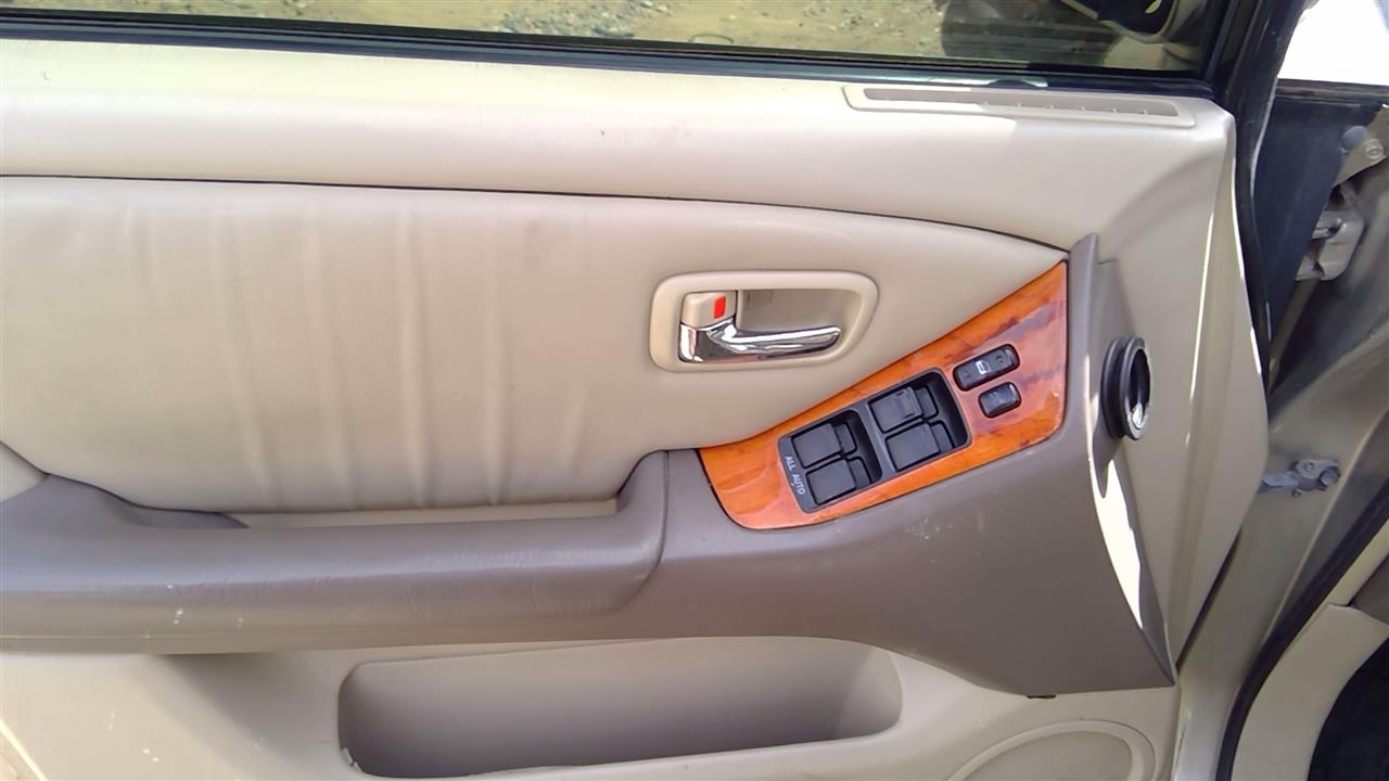 https://f005.backblazeb2.com/file/img-partshotlines-com/Inventory/SW52/Vehicle/19464_02.jpg