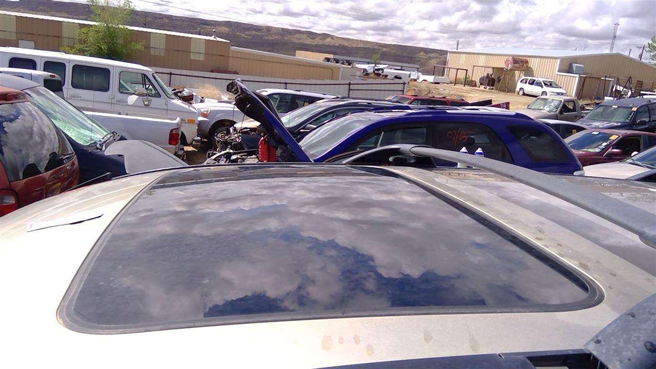 https://f005.backblazeb2.com/file/img-partshotlines-com/Inventory/SW52/Vehicle/19464_04.jpg