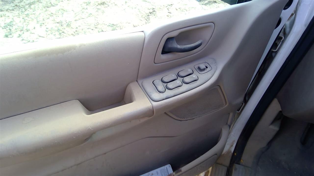 https://f005.backblazeb2.com/file/img-partshotlines-com/Inventory/SW52/Vehicle/19469_02.jpg