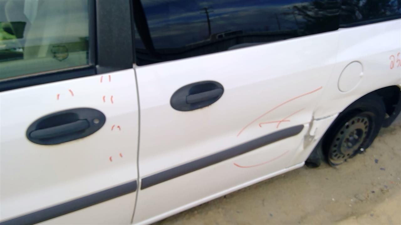 https://f005.backblazeb2.com/file/img-partshotlines-com/Inventory/SW52/Vehicle/19469_11.jpg