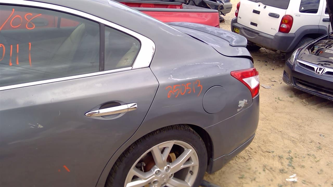 https://f005.backblazeb2.com/file/img-partshotlines-com/Inventory/SW52/Vehicle/19495_12.jpg