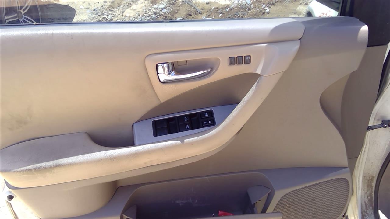 https://f005.backblazeb2.com/file/img-partshotlines-com/Inventory/SW52/Vehicle/19496_02.jpg