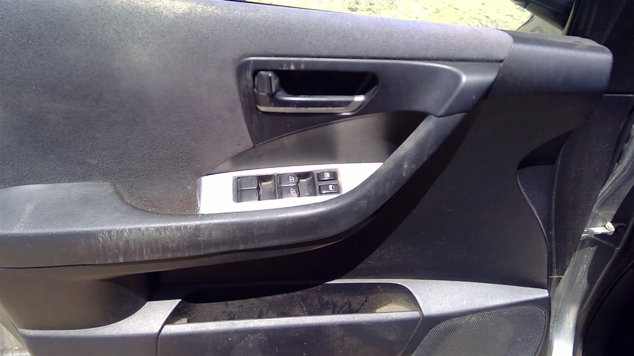 https://f005.backblazeb2.com/file/img-partshotlines-com/Inventory/SW52/Vehicle/19498_02.jpg