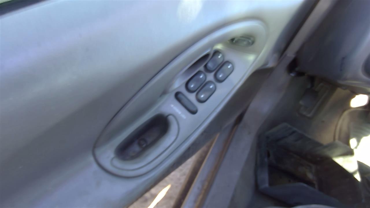 https://f005.backblazeb2.com/file/img-partshotlines-com/Inventory/SW52/Vehicle/19506_02.jpg
