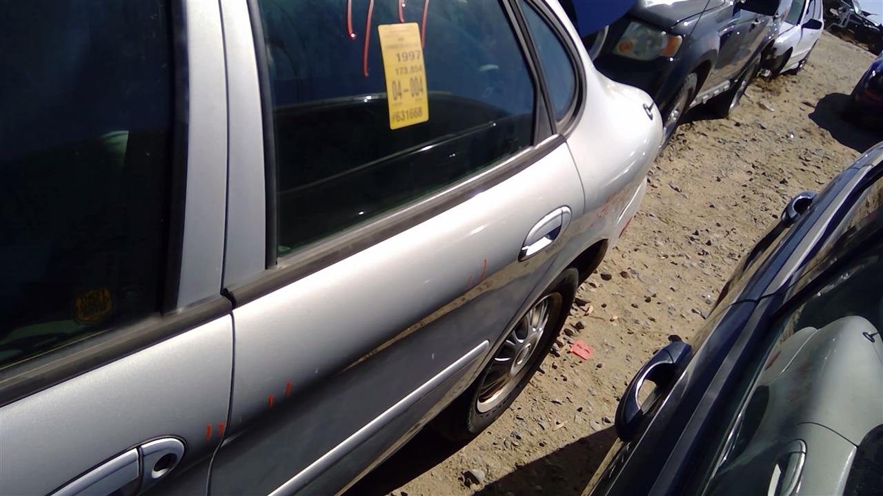 https://f005.backblazeb2.com/file/img-partshotlines-com/Inventory/SW52/Vehicle/19506_12.jpg