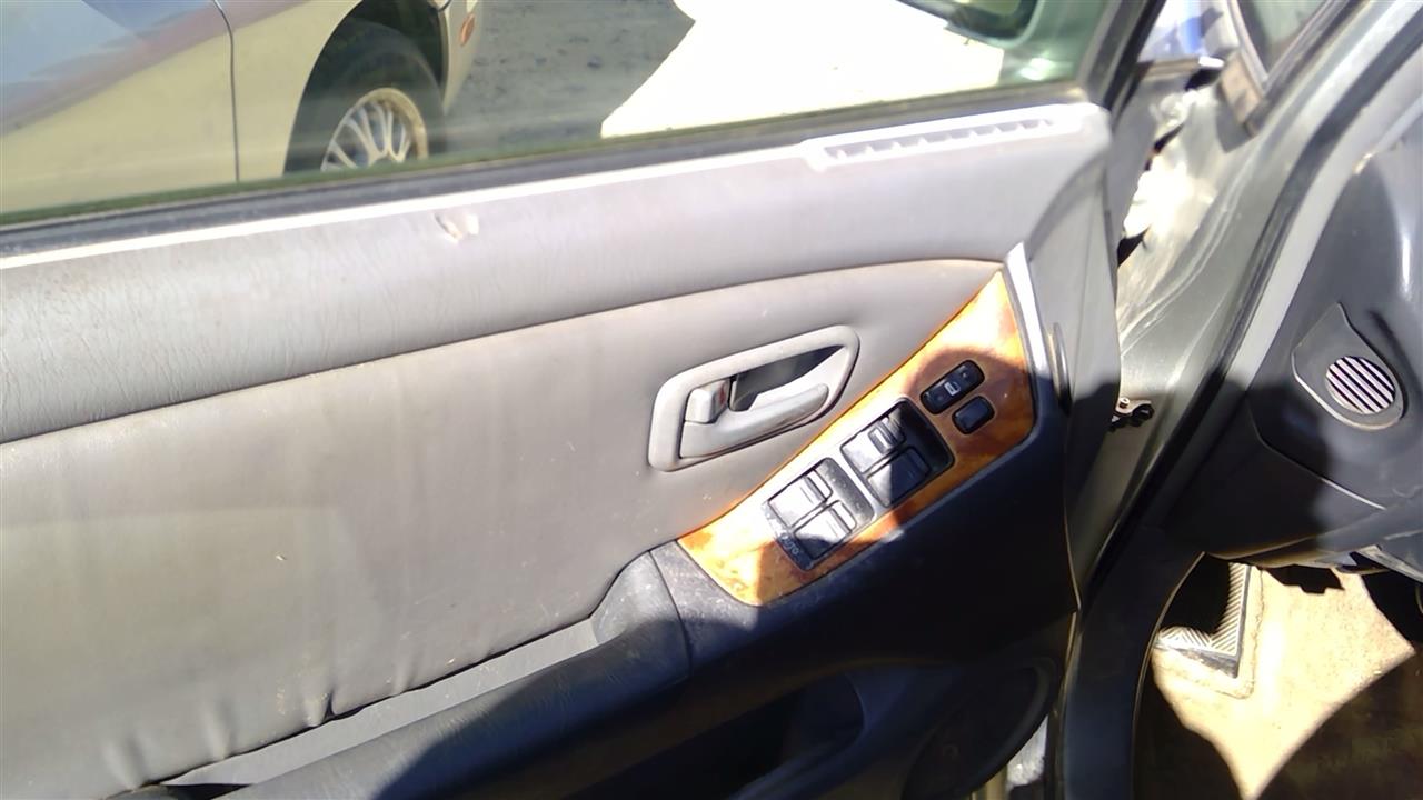 https://f005.backblazeb2.com/file/img-partshotlines-com/Inventory/SW52/Vehicle/19516_02.jpg