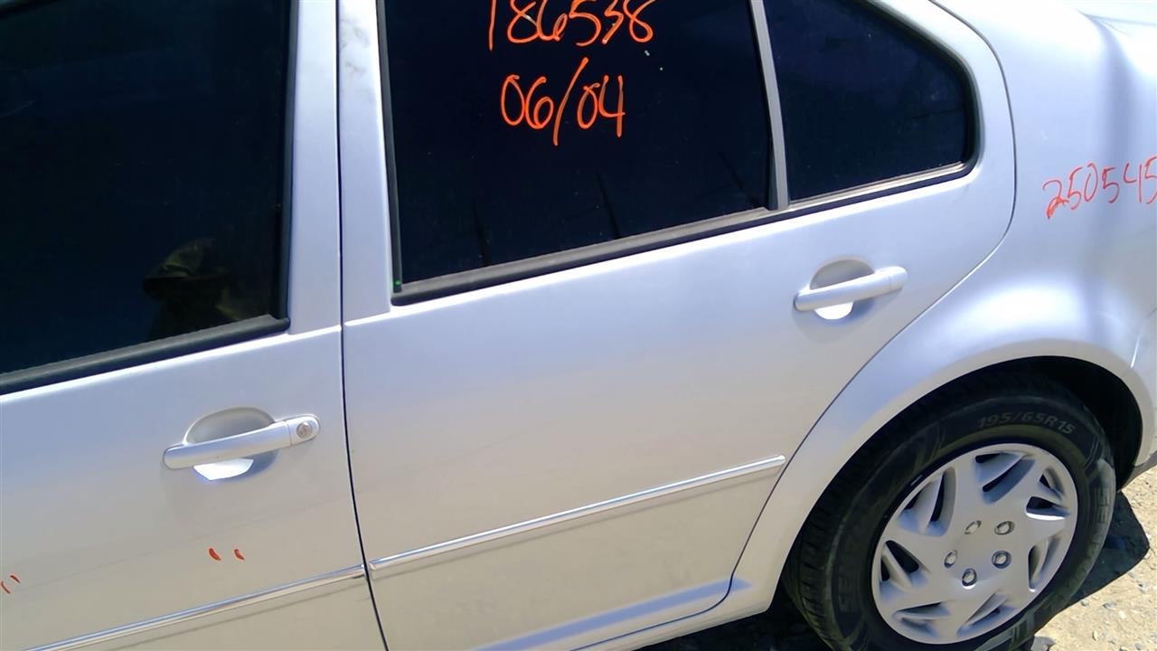 https://f005.backblazeb2.com/file/img-partshotlines-com/Inventory/SW52/Vehicle/19527_11.jpg