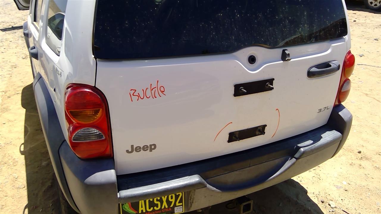 https://f005.backblazeb2.com/file/img-partshotlines-com/Inventory/SW52/Vehicle/19544_13.jpg