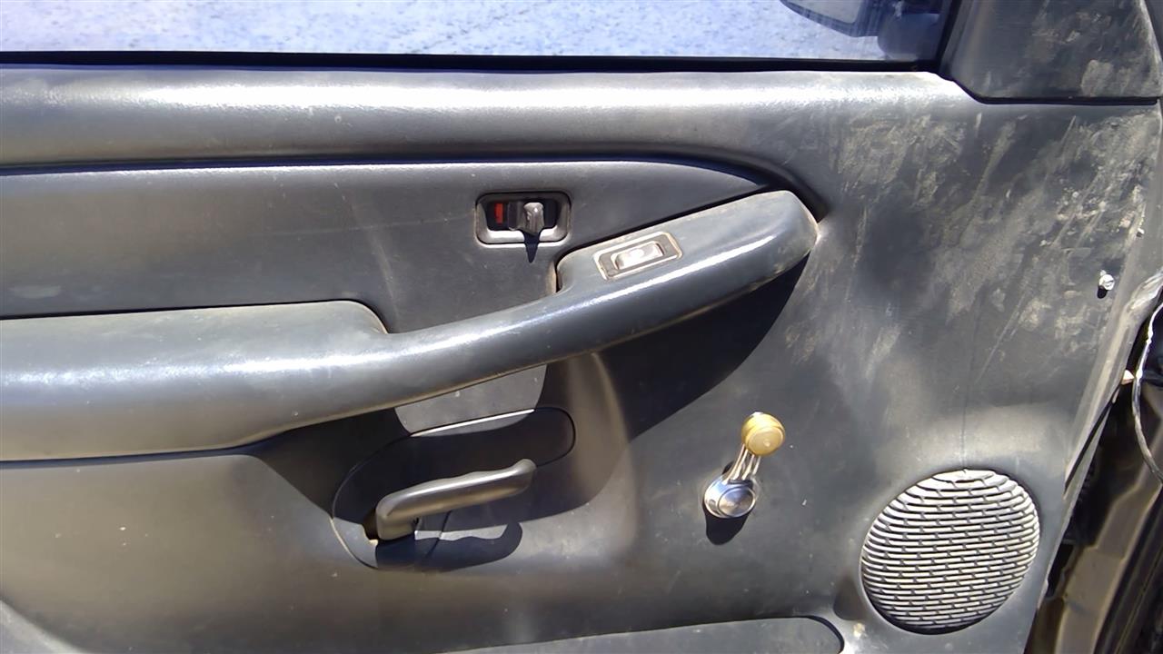https://f005.backblazeb2.com/file/img-partshotlines-com/Inventory/SW52/Vehicle/19561_02.jpg