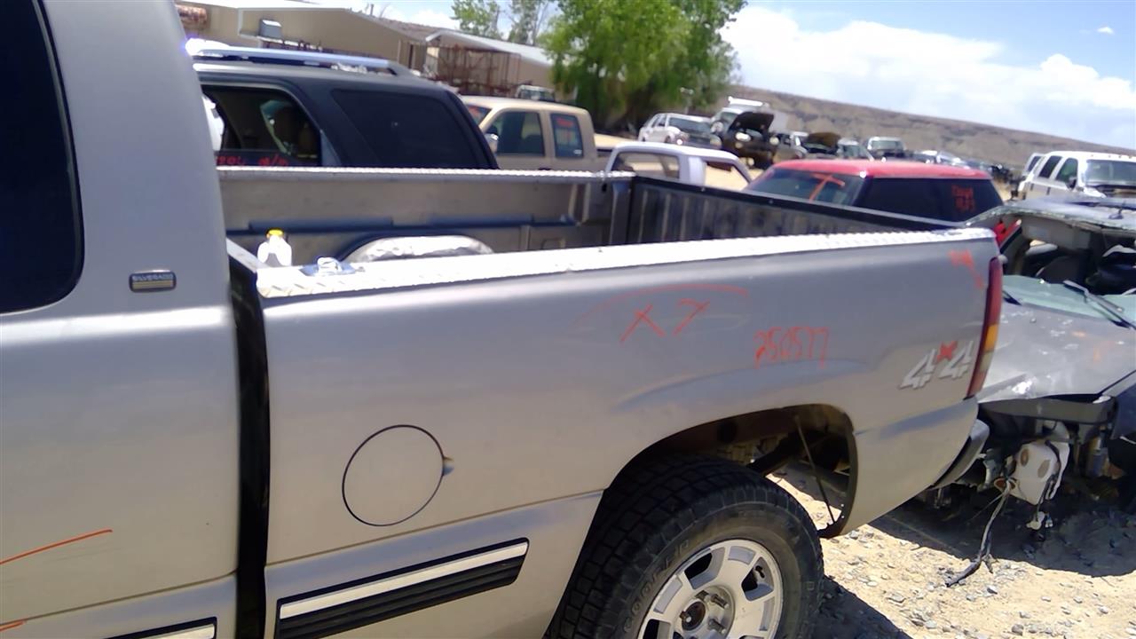 https://f005.backblazeb2.com/file/img-partshotlines-com/Inventory/SW52/Vehicle/19561_12.jpg