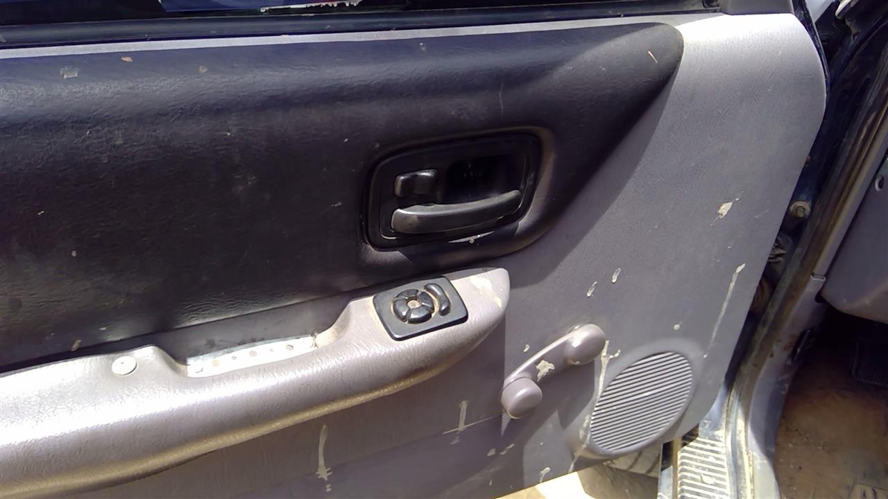 https://f005.backblazeb2.com/file/img-partshotlines-com/Inventory/SW52/Vehicle/19569_09.jpg