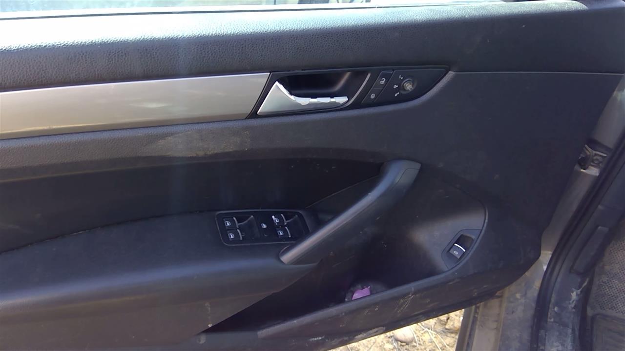 https://f005.backblazeb2.com/file/img-partshotlines-com/Inventory/SW52/Vehicle/19571_02.jpg