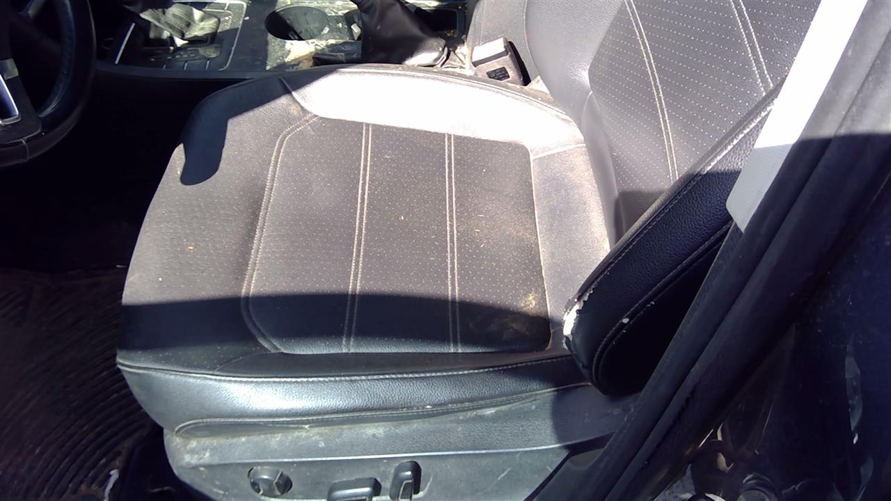 https://f005.backblazeb2.com/file/img-partshotlines-com/Inventory/SW52/Vehicle/19571_03.jpg
