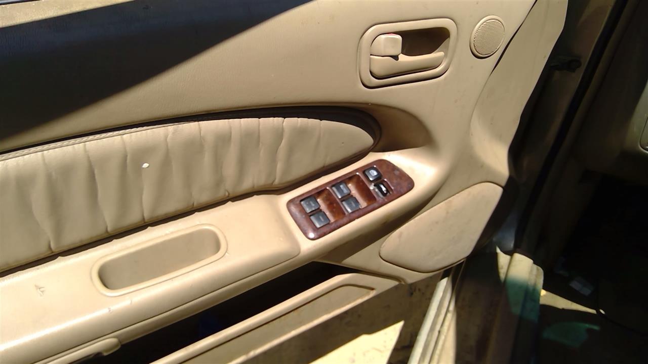 https://f005.backblazeb2.com/file/img-partshotlines-com/Inventory/SW52/Vehicle/19599_02.jpg