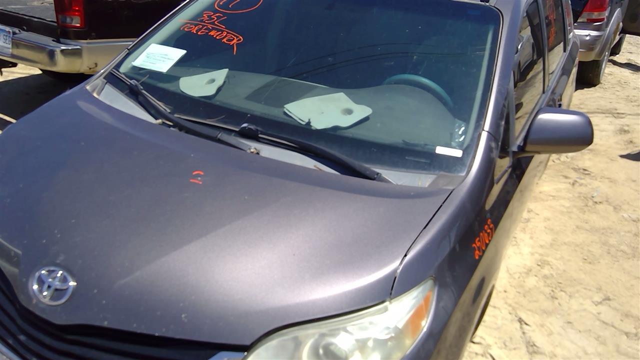 https://f005.backblazeb2.com/file/img-partshotlines-com/Inventory/SW52/Vehicle/19622_09.jpg