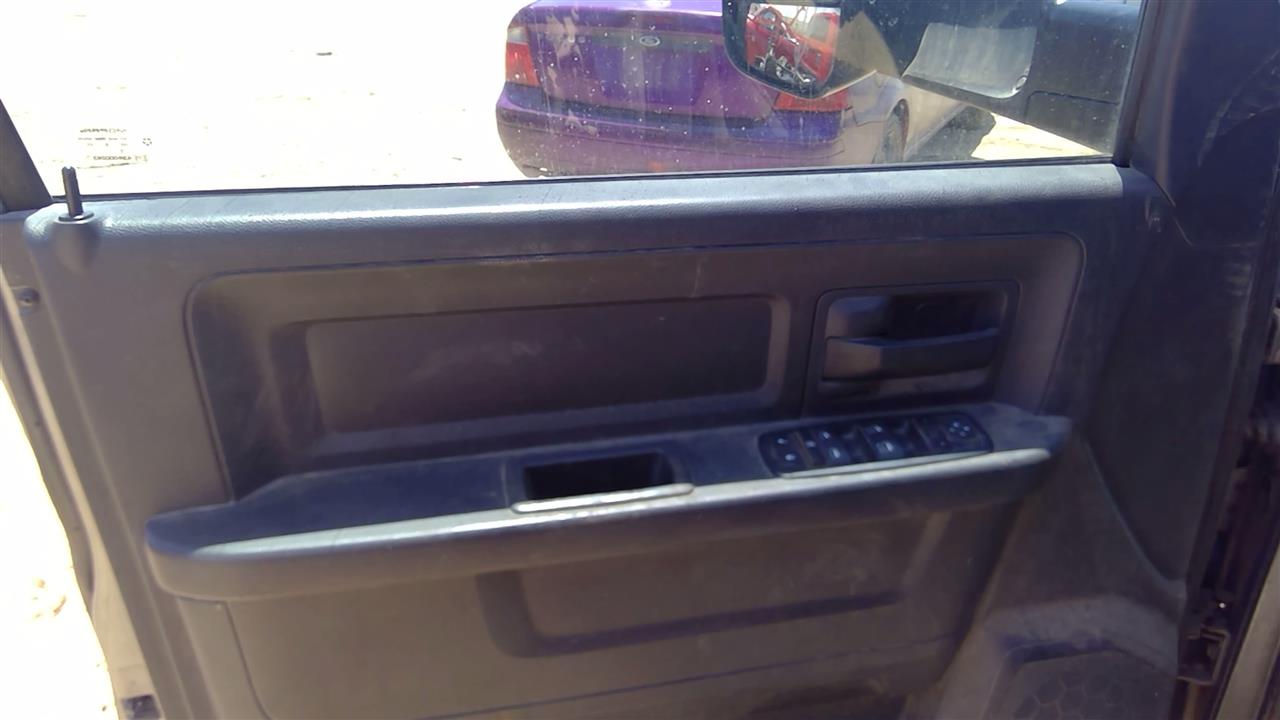 https://f005.backblazeb2.com/file/img-partshotlines-com/Inventory/SW52/Vehicle/19646_02.jpg